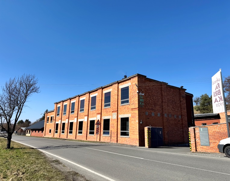 Exkluzivní nabídka pronájmu kancelářských prostor (větší části) ve Vizovicích