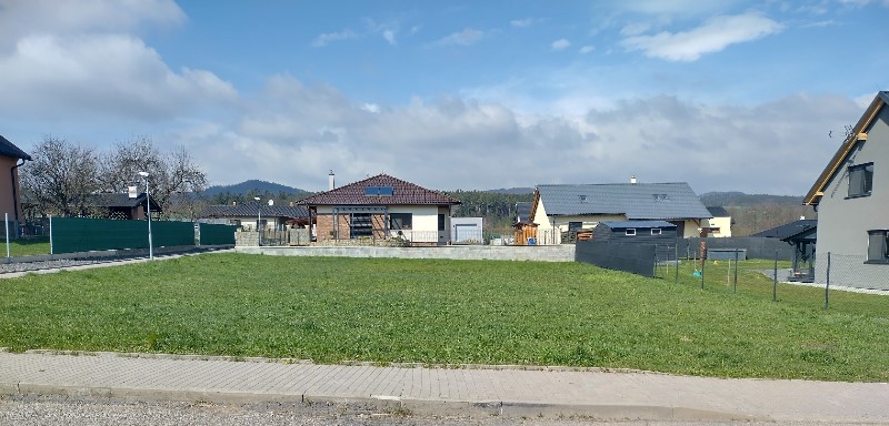 Exkluzivní nabídka prodeje krásného stavebního pozemku v Újezdu u Val. Klobouk