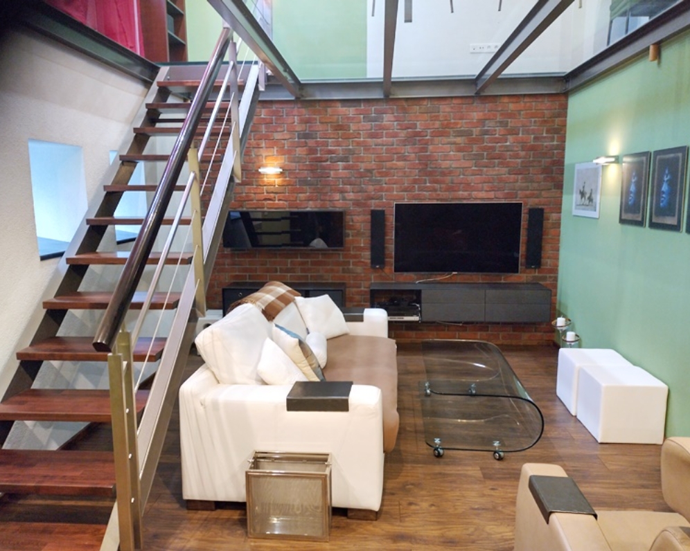 Exkluzivní nabídka pronájmu krásného netradičního mezonetového bytu 3+kk ve Zlíně na ulici Kamenná